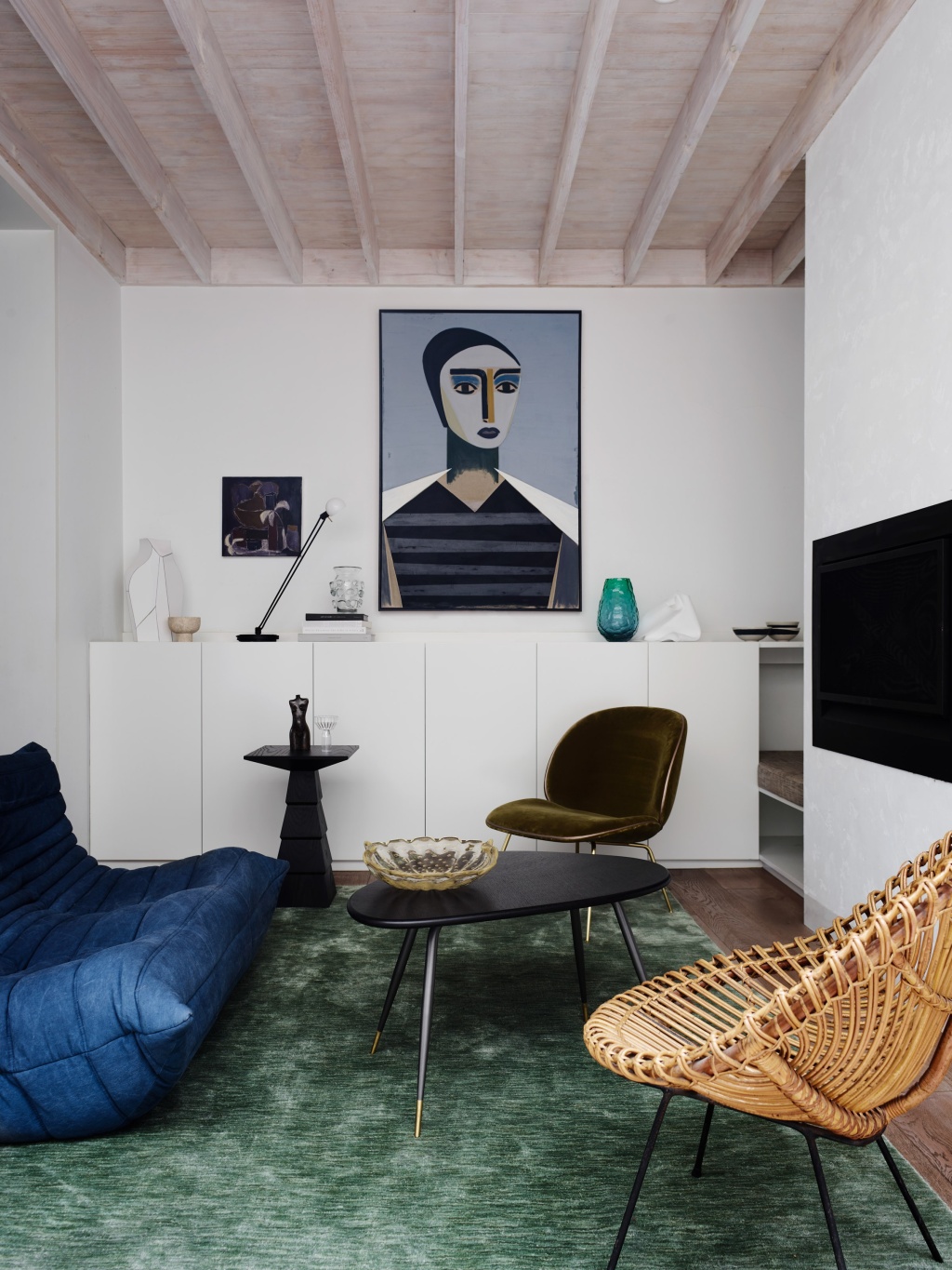 Bondi Junction House Living Room with White Console.